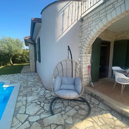 Willa Leni Porec